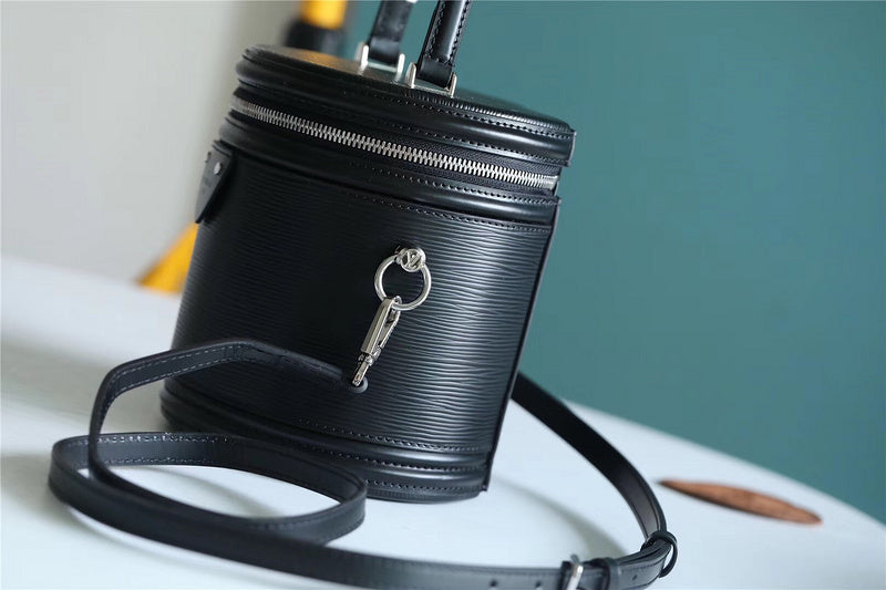 I W Fashion Lu-Vi bags - 8618