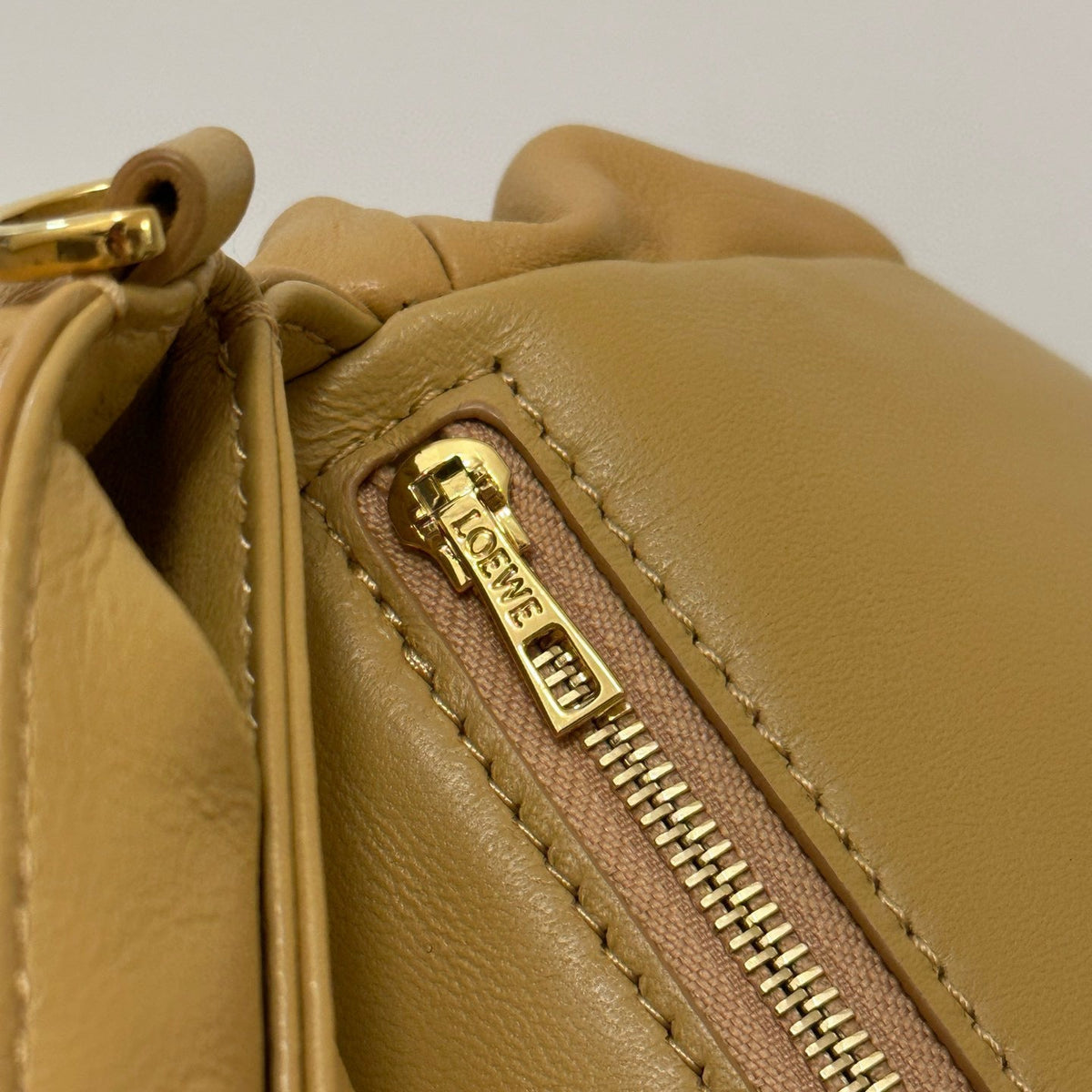 LOEW PUFFER GOYA BAG