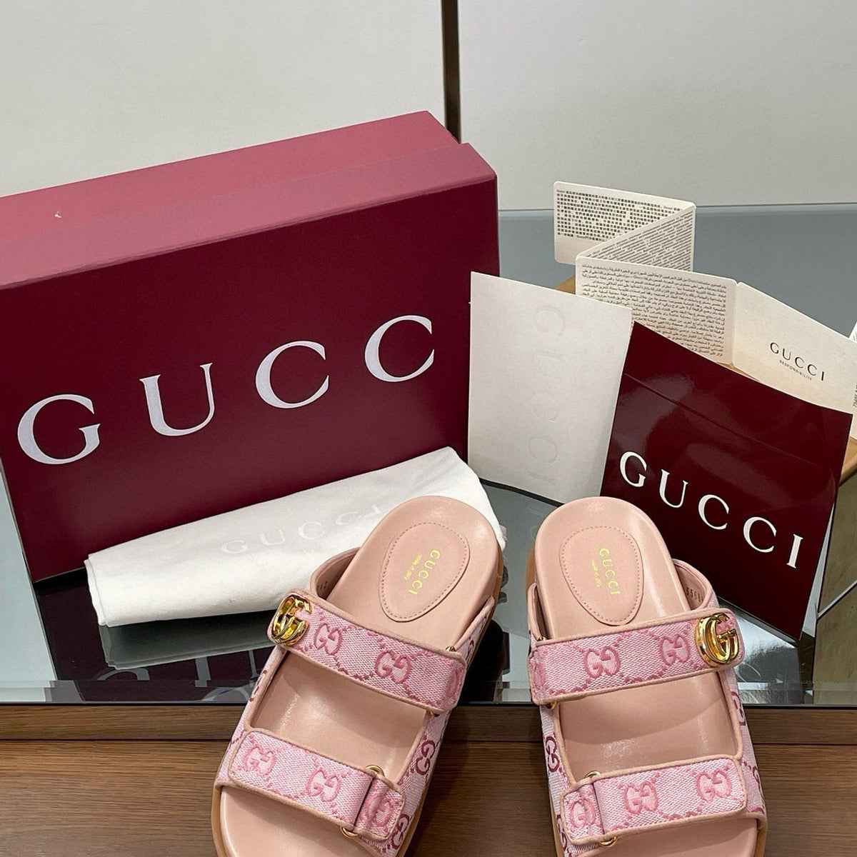 GG SANDALS