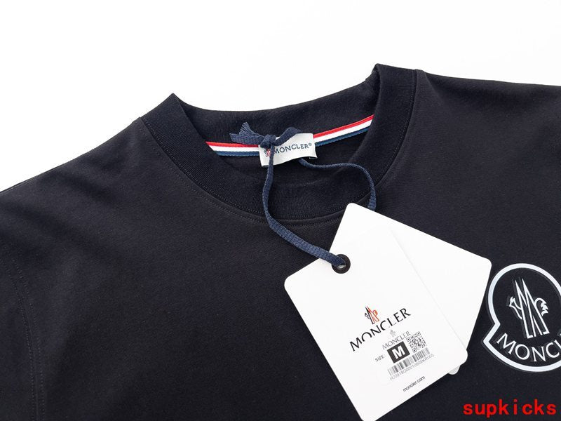 Moncler Luxury Cloth