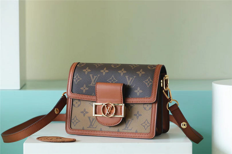 I W Fashion Lu-Vi bags - 8138