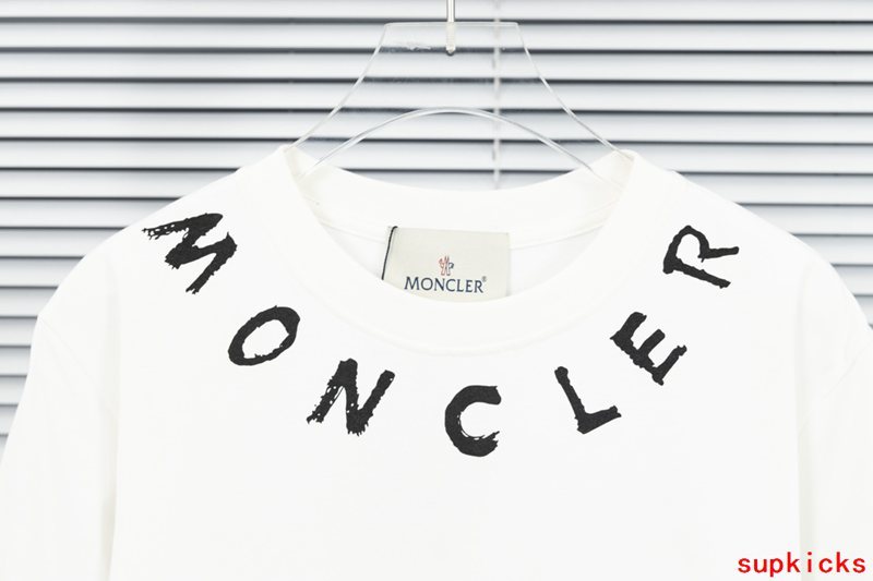 Moncler Luxury Cloth