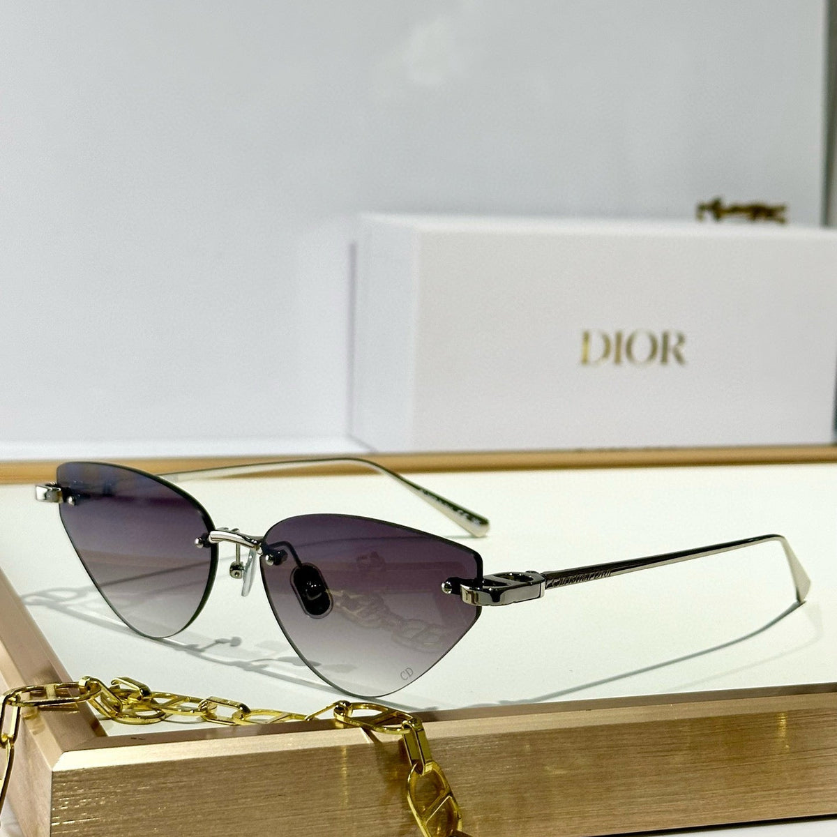CD SUNGLASSES