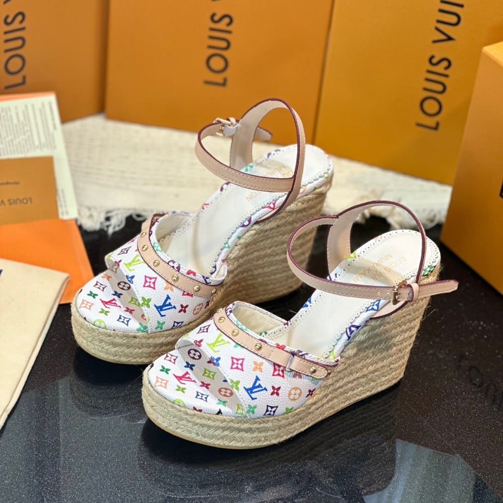 LV X TAKASHI MURAKAMI HELIOS WEDGE SANDAL WHITE 1AGYX0