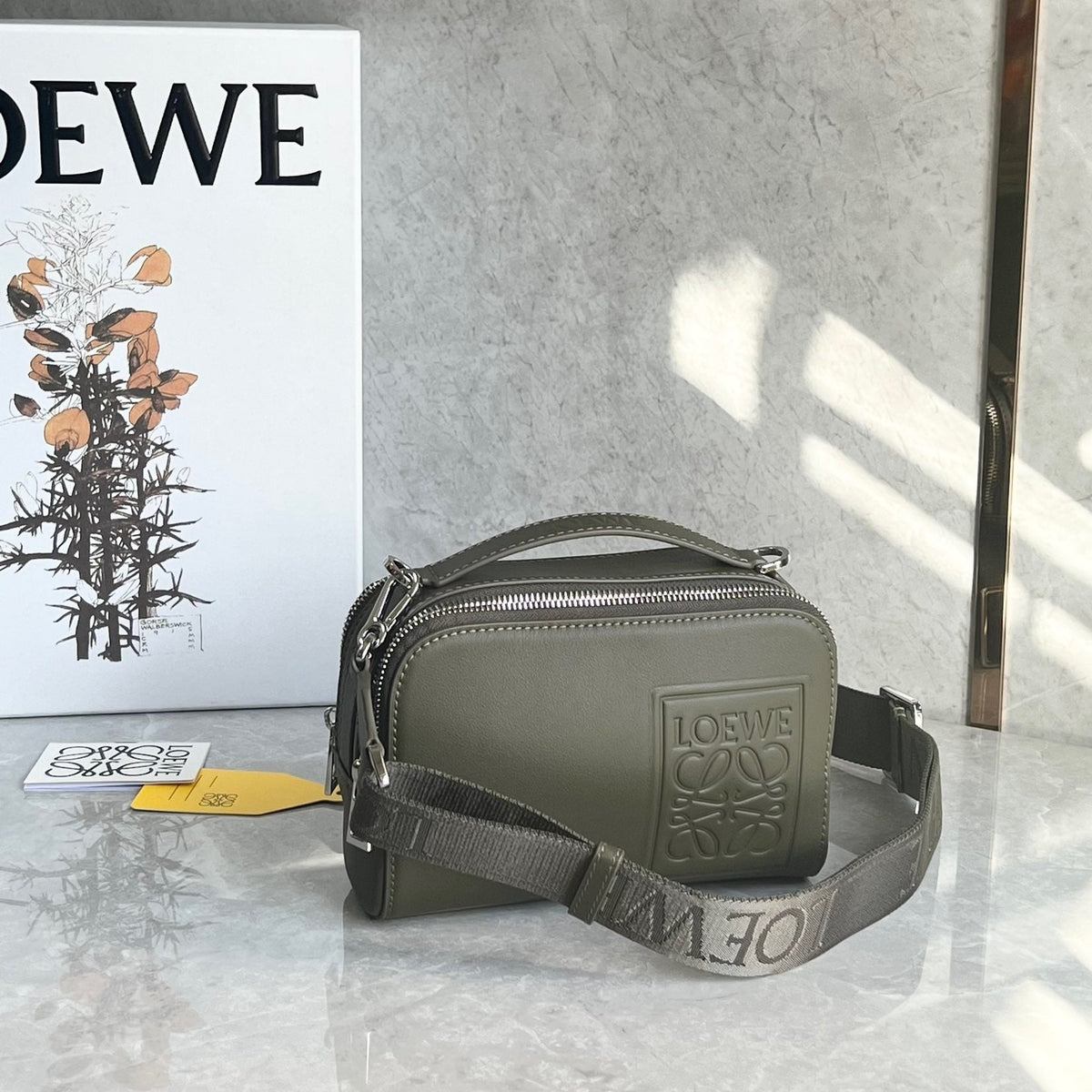 LOEW MINI CAMERA CROSSBODY BAG