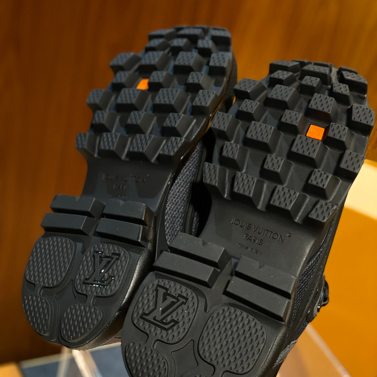 LOU SUMMIT SNEAKERS