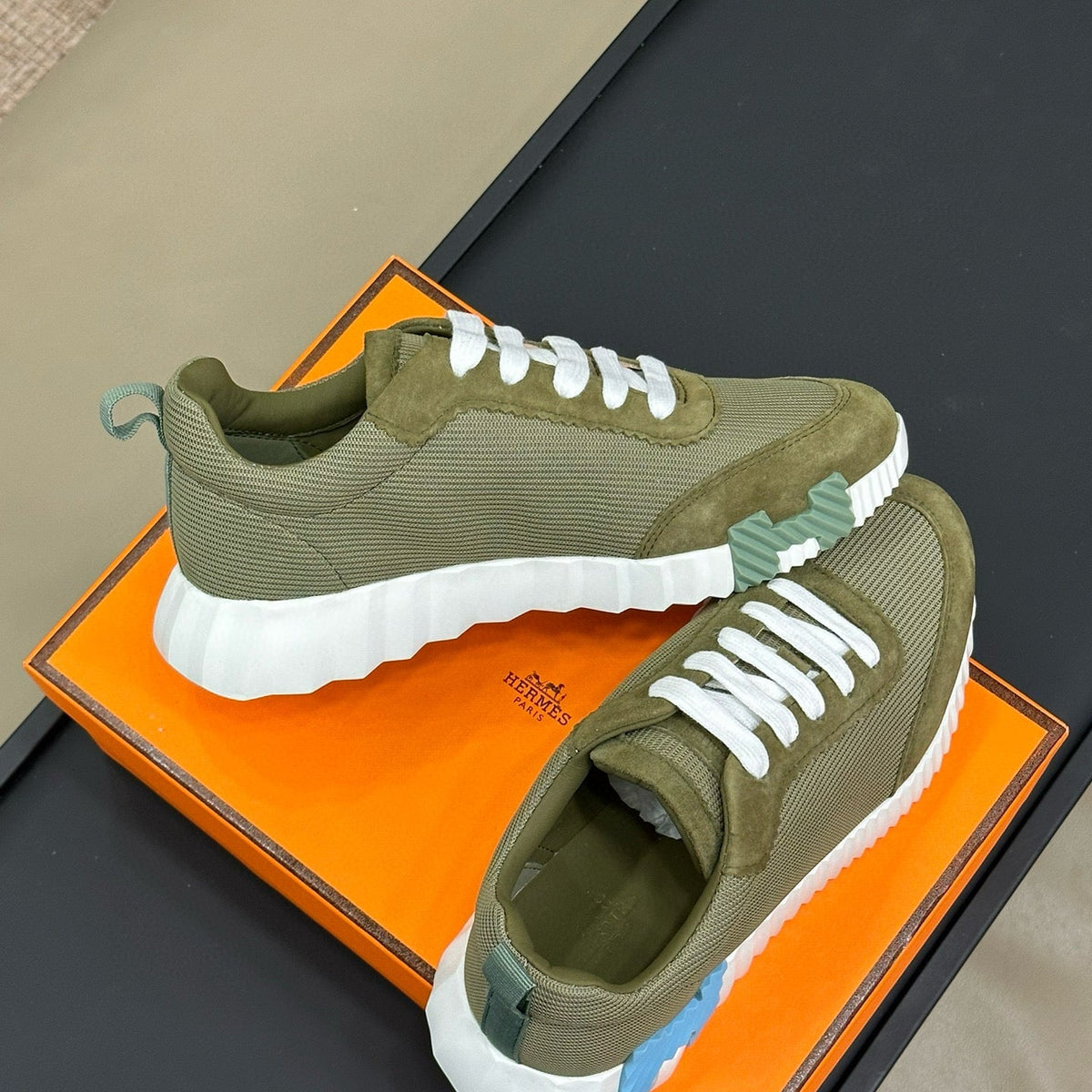 HERM BOUNCING SNEAKER