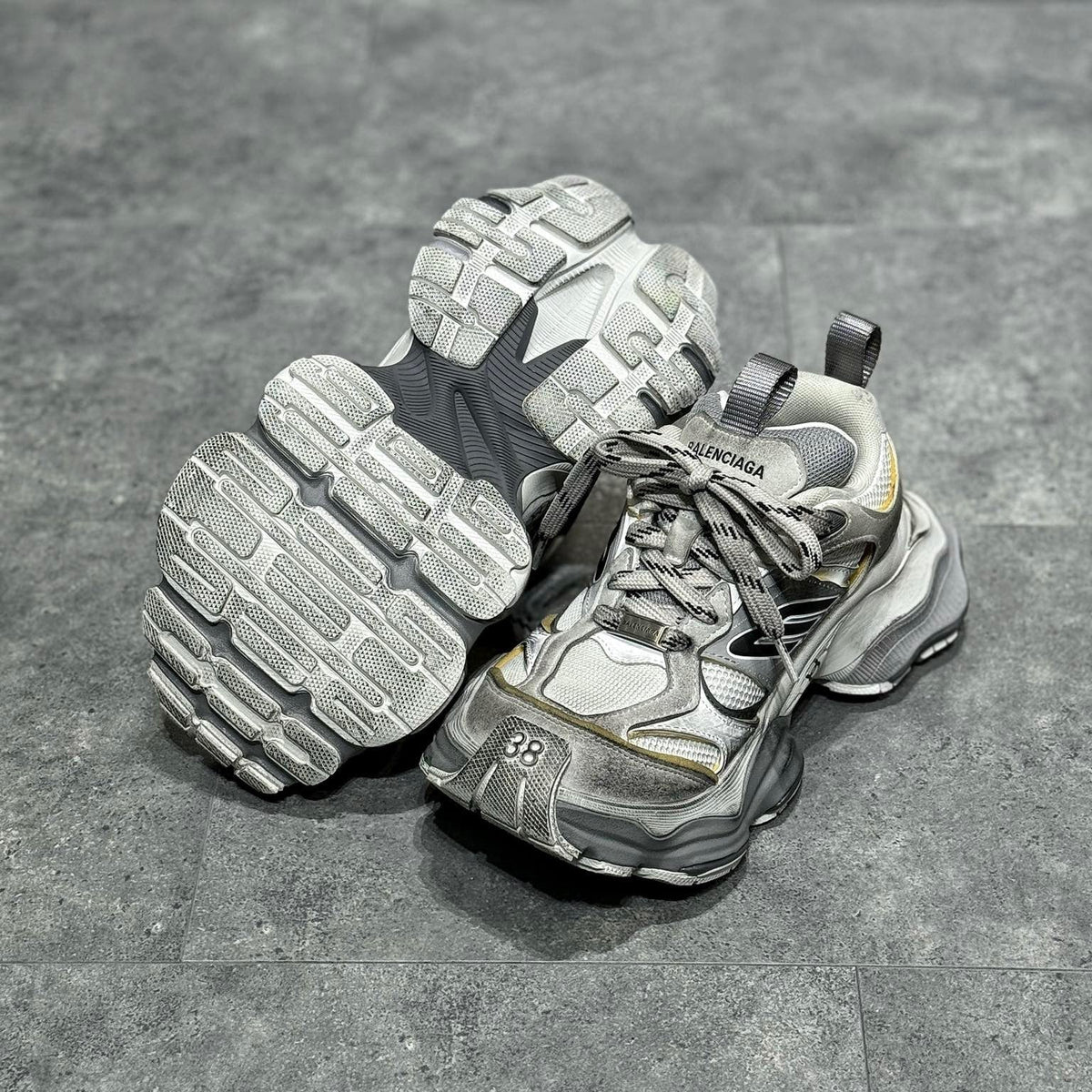 BAL CARGO TRAINERS