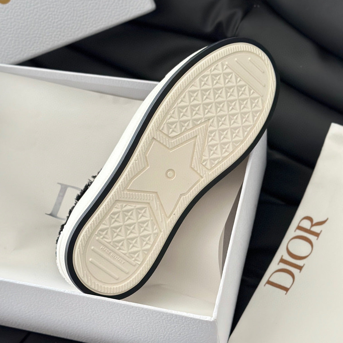 CD WALKIN SNEAKER