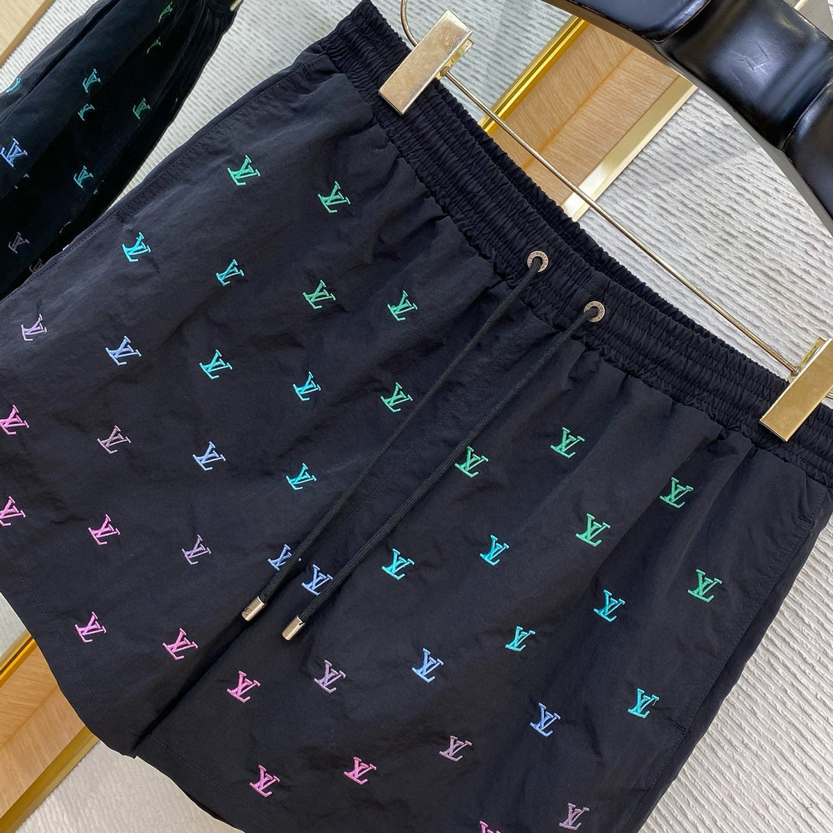 LOU SHORTS