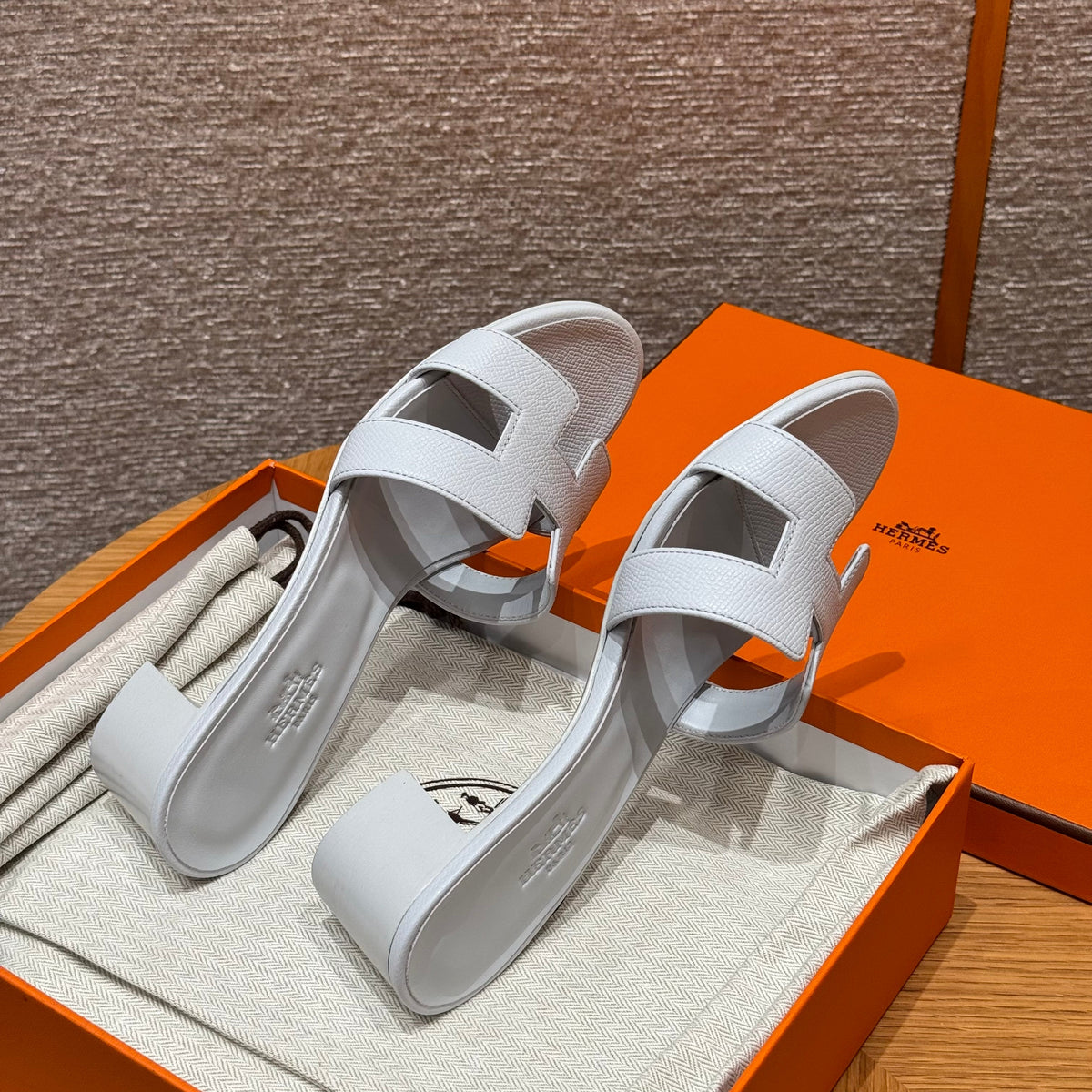 HERM OASIS SANDALS