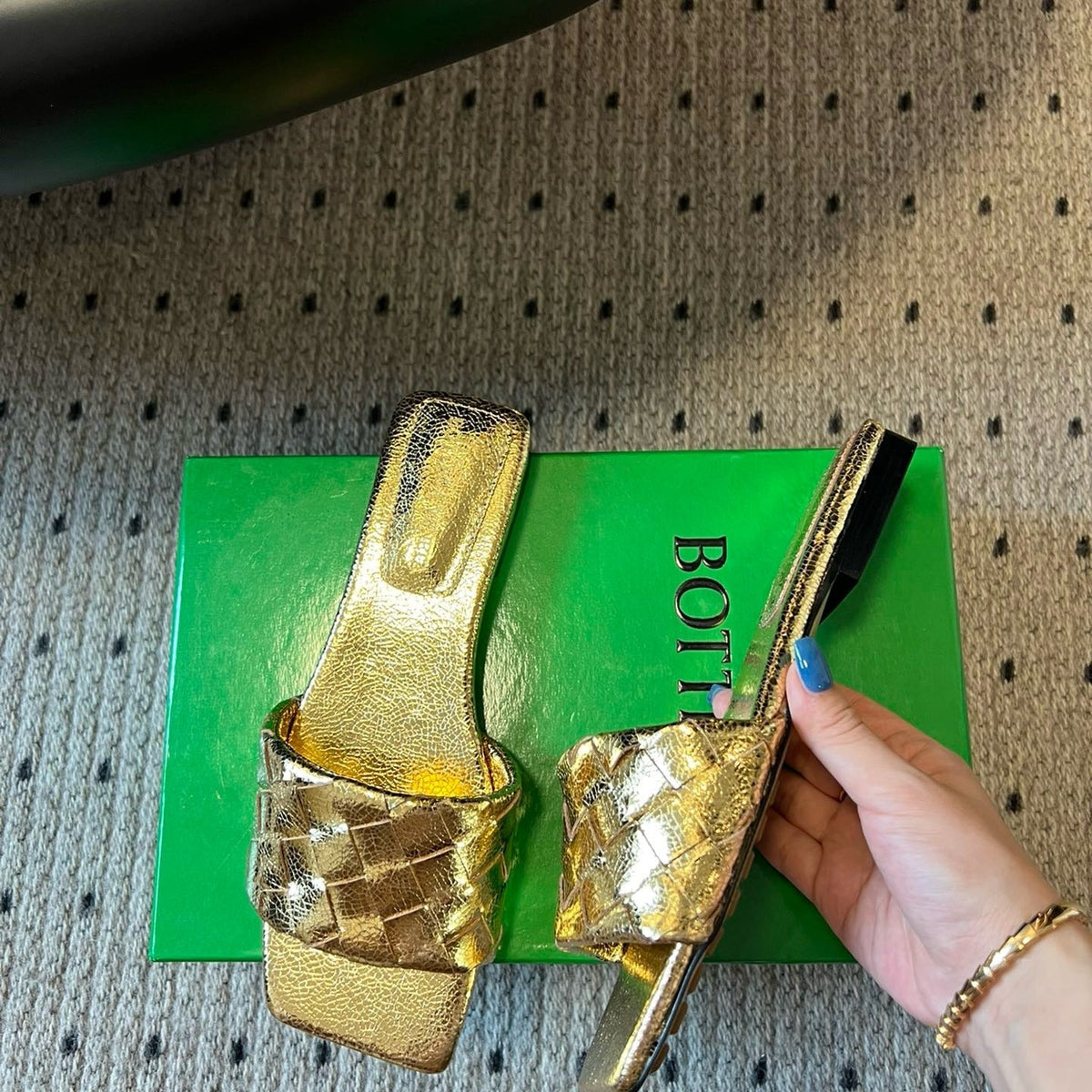 BOTT V SANDALS
