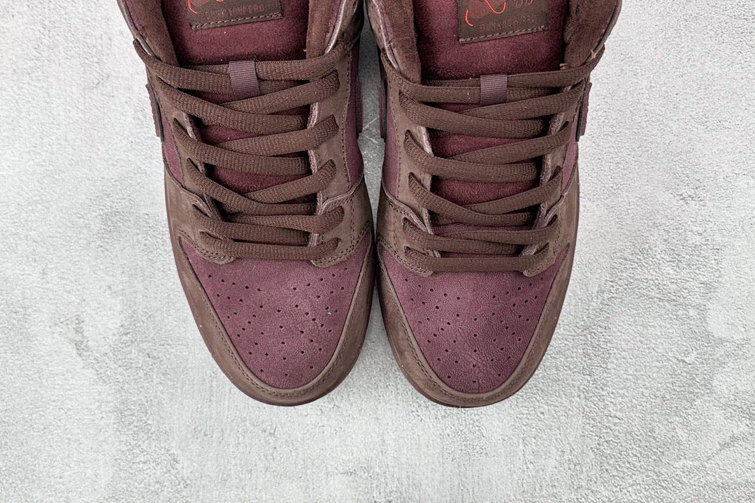 NIKE SB DUNK LOW VALENTINE’S DAY CITY OF LOVE