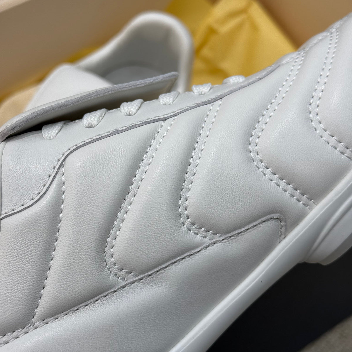 LOU FOOTPRINT SNEAKER