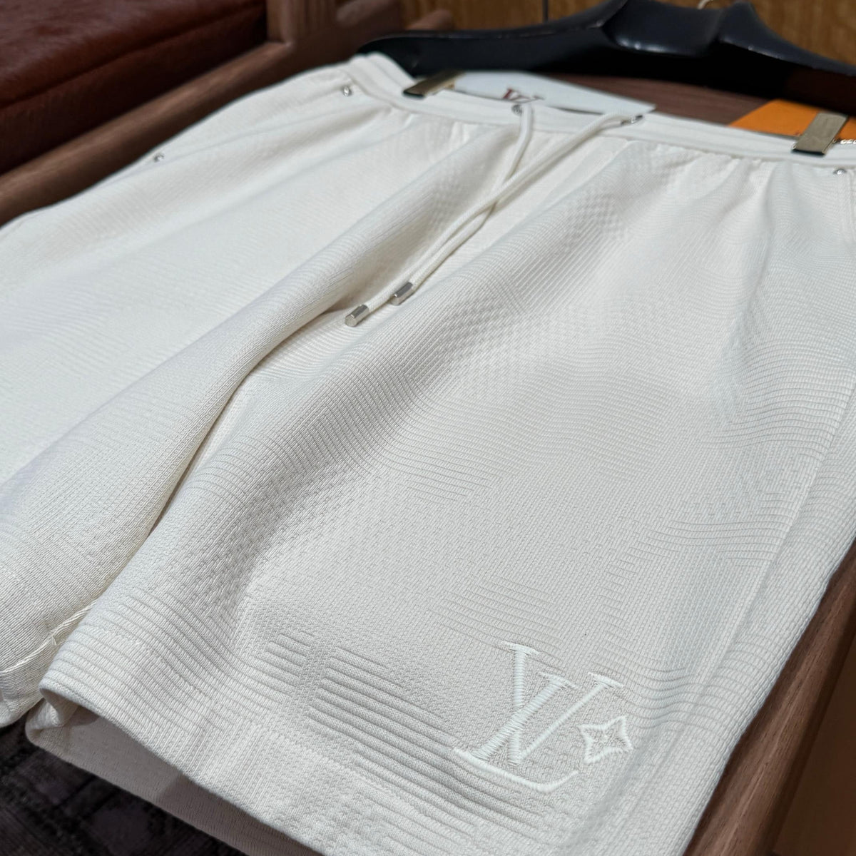 LOU SHORTS