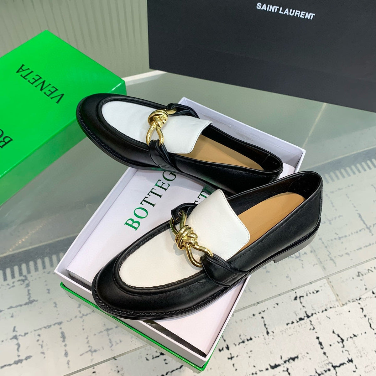 BOTT LOAFERS
