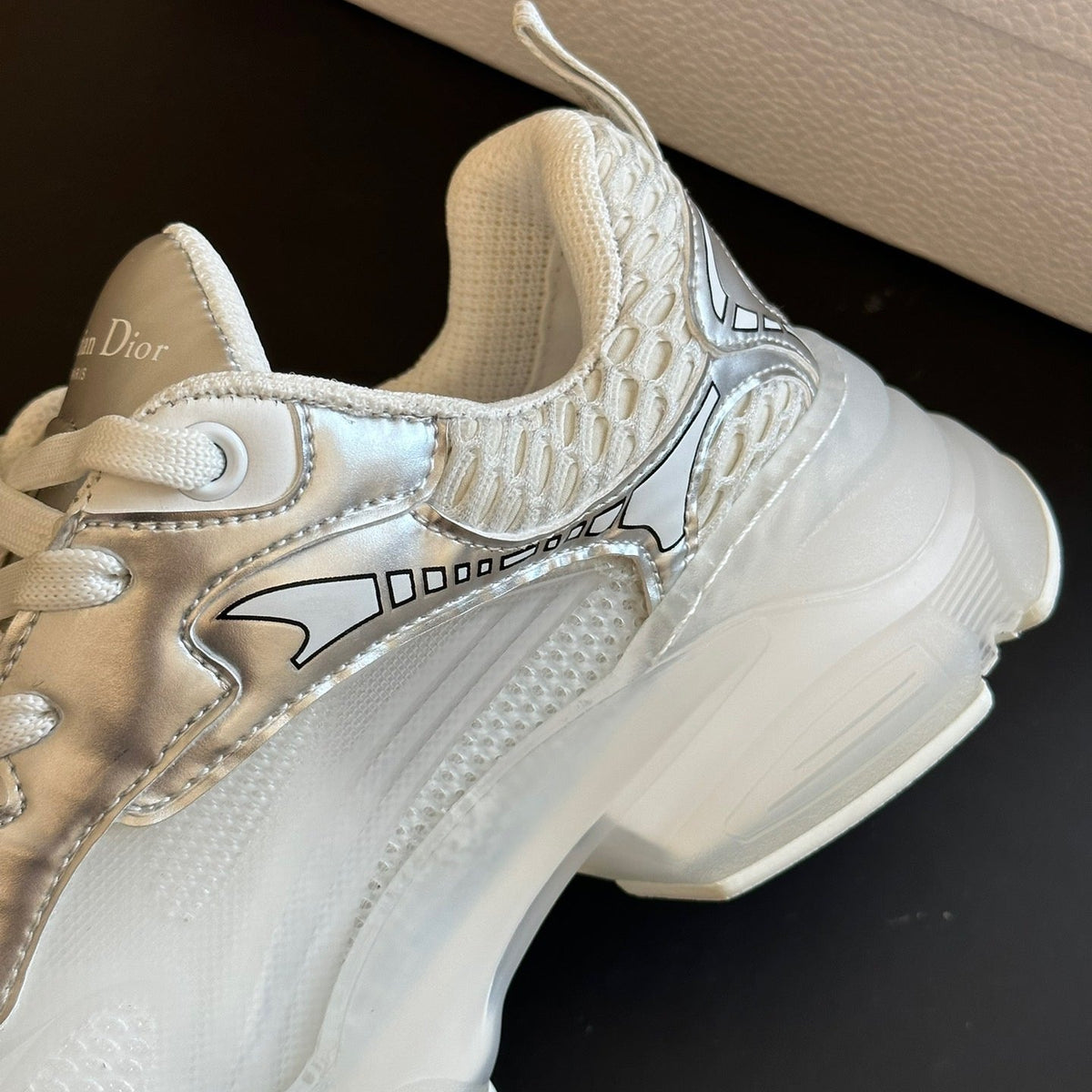 CD VIBE SNEAKERS