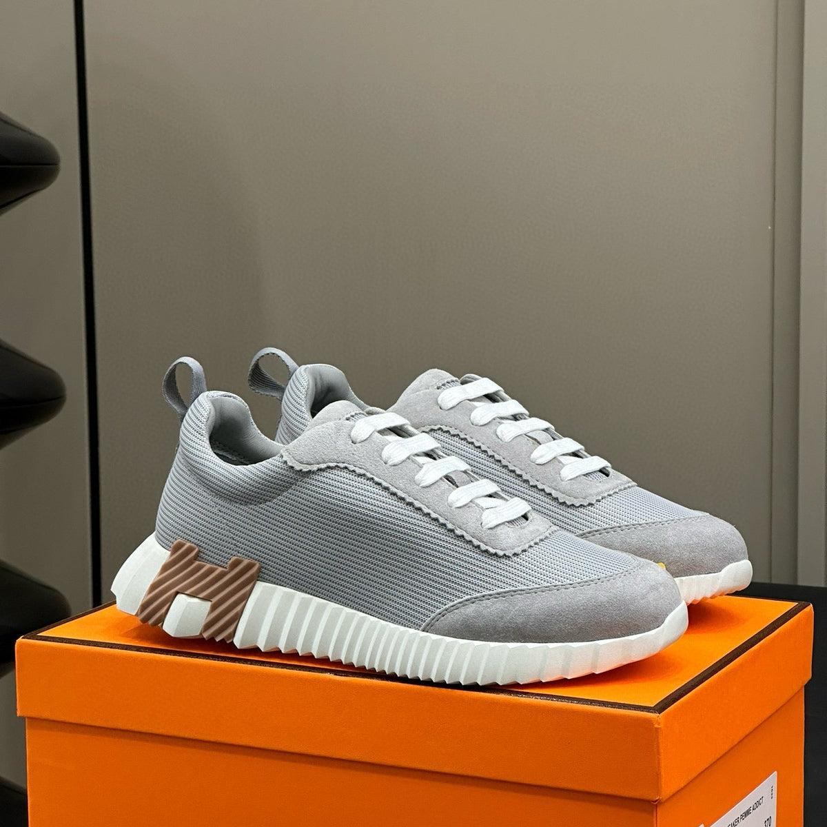HERM BOUNCING SNEAKER