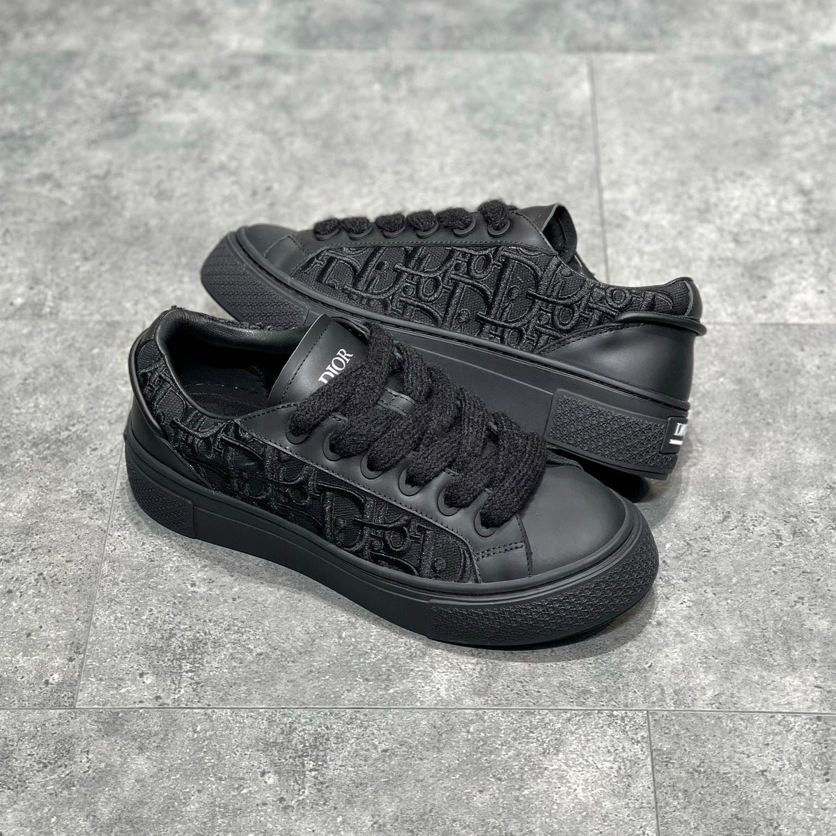 CD B33 SNEAKER