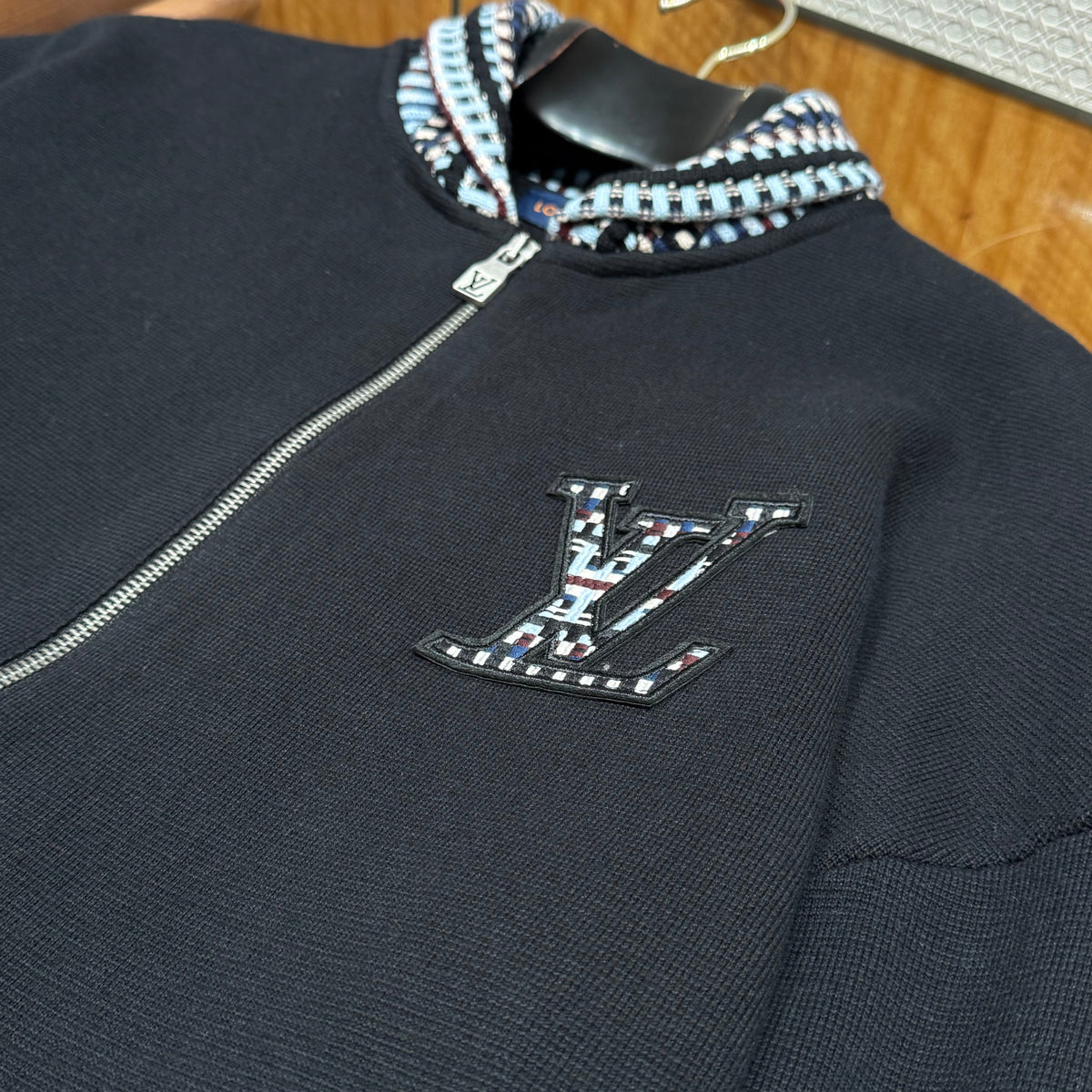 LOU ZIP SWEATSHIRT