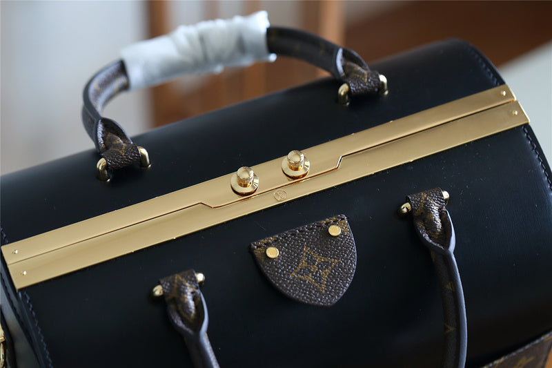 I W Fashion Lu-Vi bags - 8181