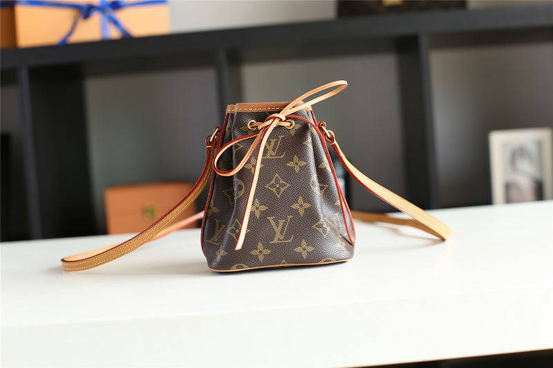 I W Fashion Lu-Vi bags - 9390