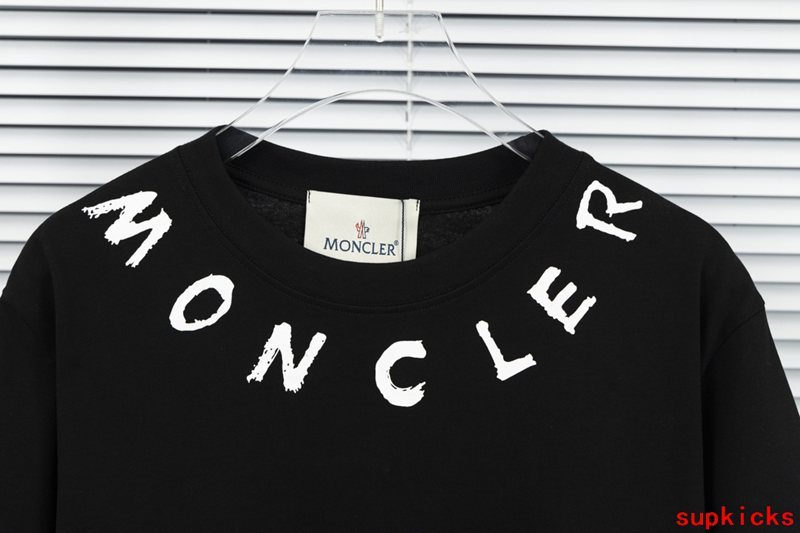 Moncler Luxury Cloth