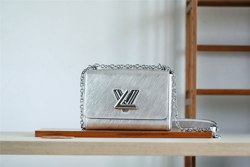 I W Fashion Lu-Vi bags - 8519