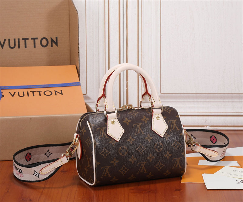 PHA - LOV Bags - 305