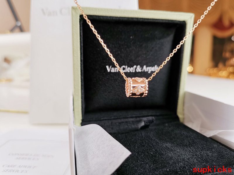 Van Cleef & Arples Jewelry