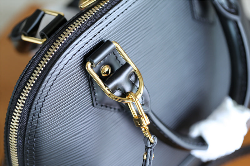 I W Fashion Lu-Vi bags - 8256