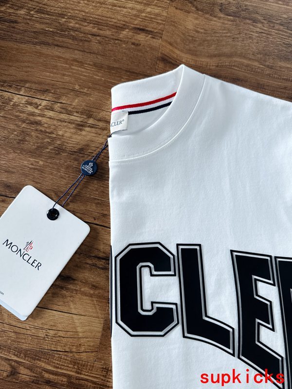 Moncler Luxury Cloth