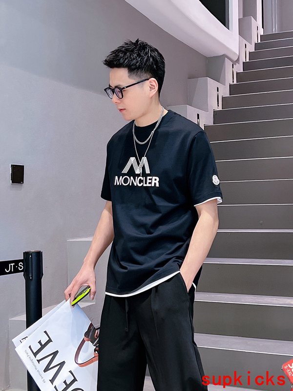 Moncler Luxury Cloth