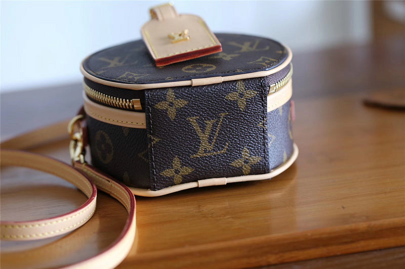 I W Fashion Lu-Vi bags - 8338