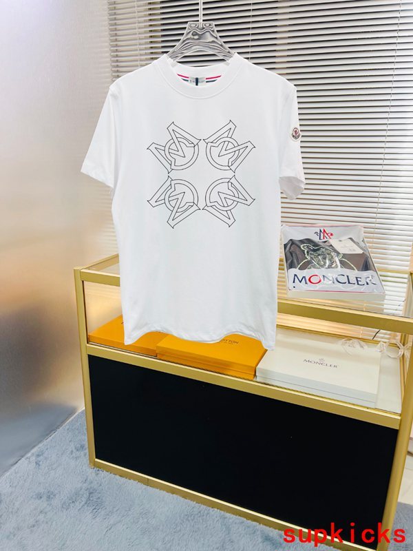 Moncler Luxury Cloth