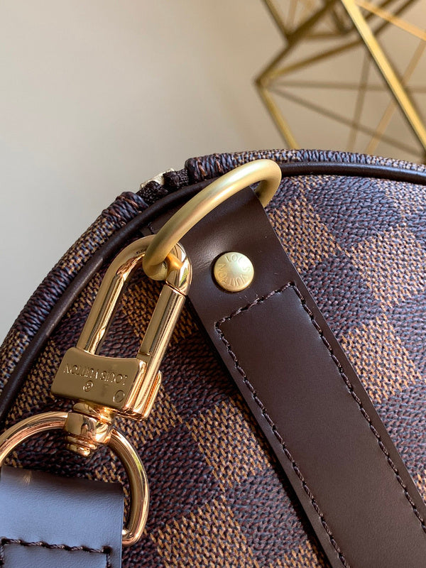 I W Fashion Lu-Vi bags - 17034