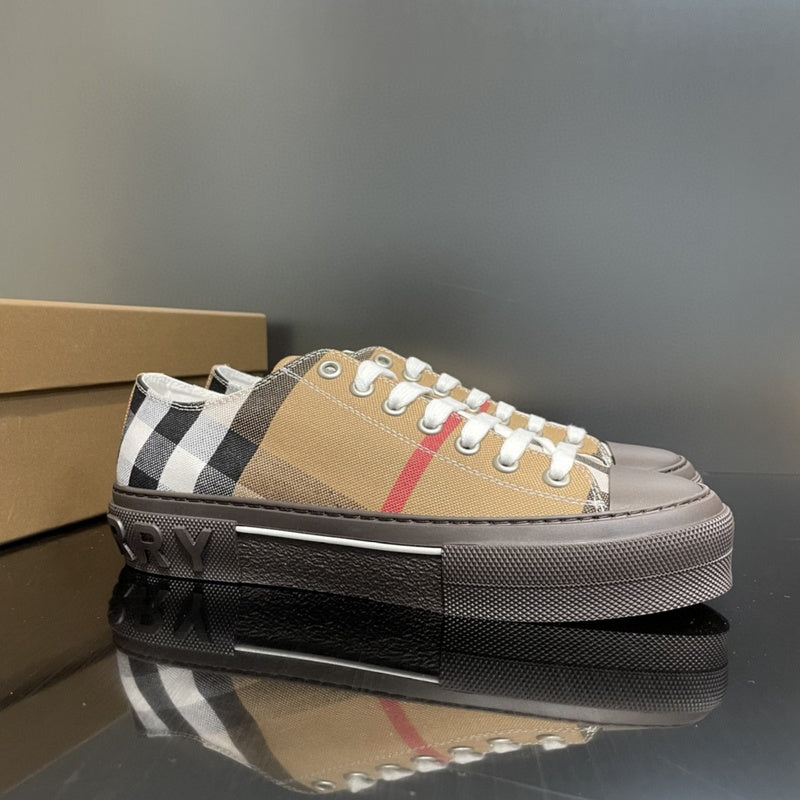 Burberry Luxury Shoes
