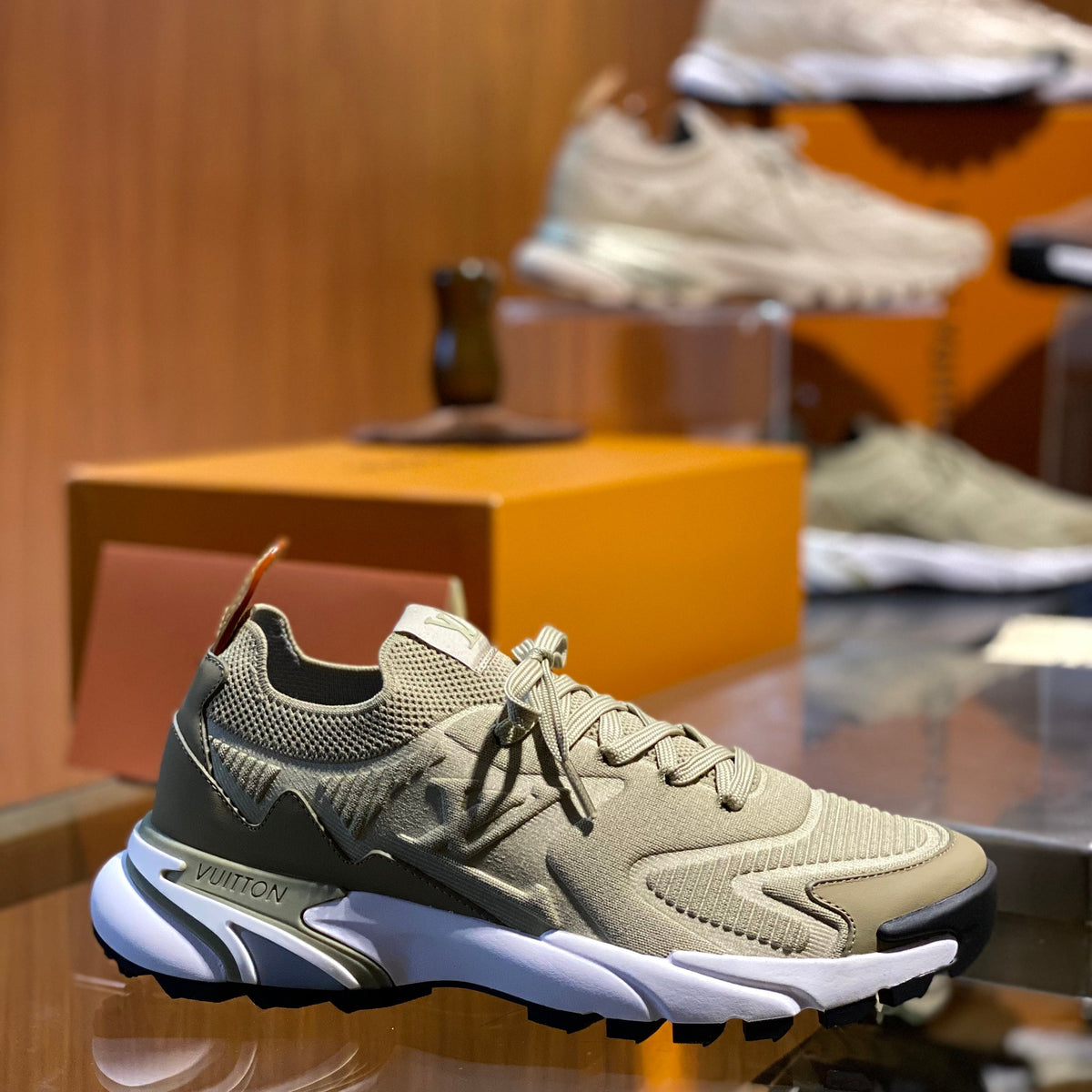 LOU RUNNER TATIC TRAINERS