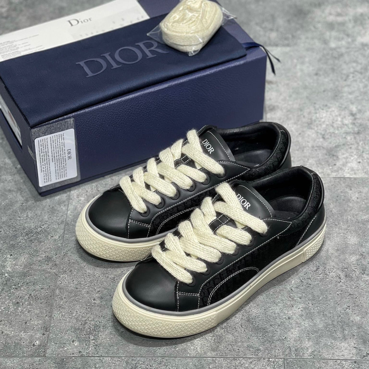 CD B33 SNEAKER