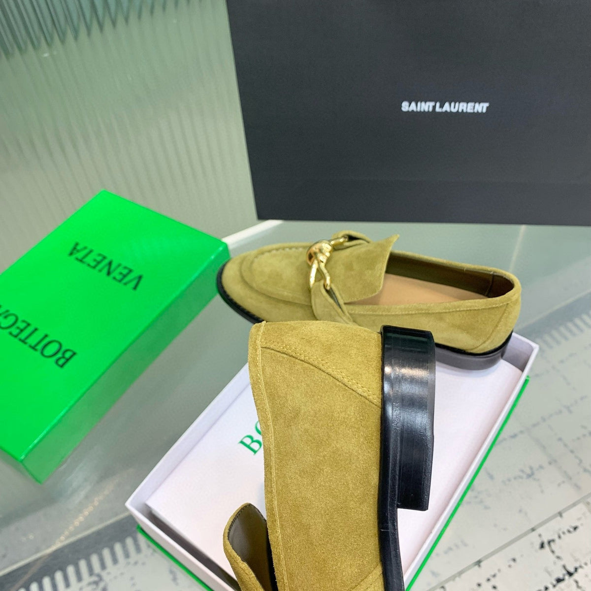 BOTT LOAFERS