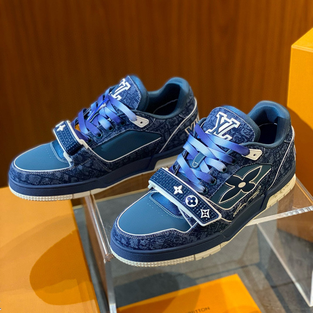 LOU TRAINERS