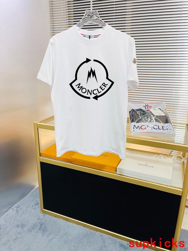 Moncler Luxury Cloth