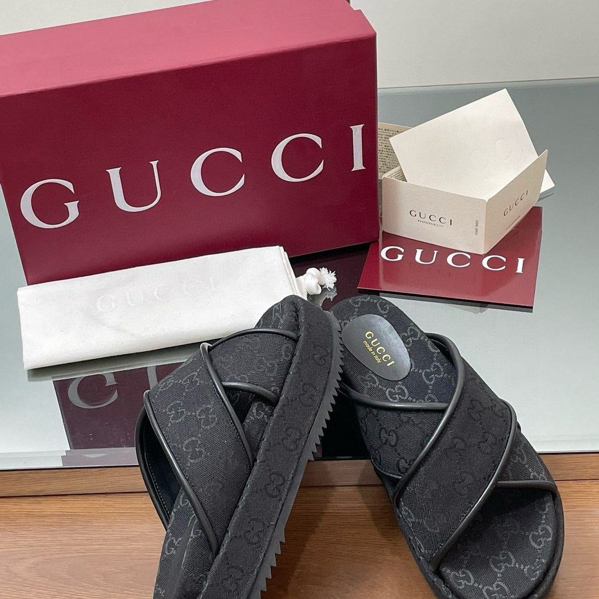 GG SANDALS