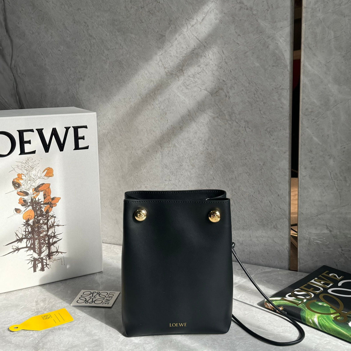 LOEW PEBBLE POUCH