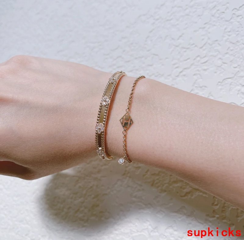 Van Cleef & Arples Jewelry