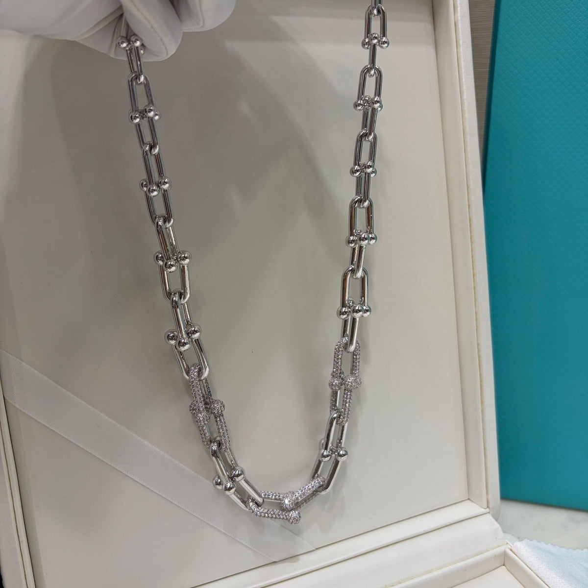 TIFF NECKLACE