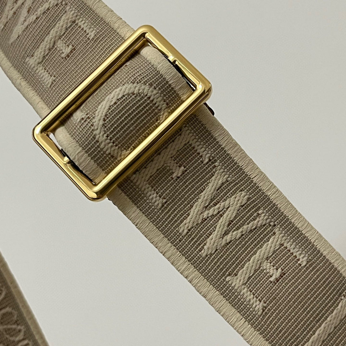 LOEW MINI SLIT BAG