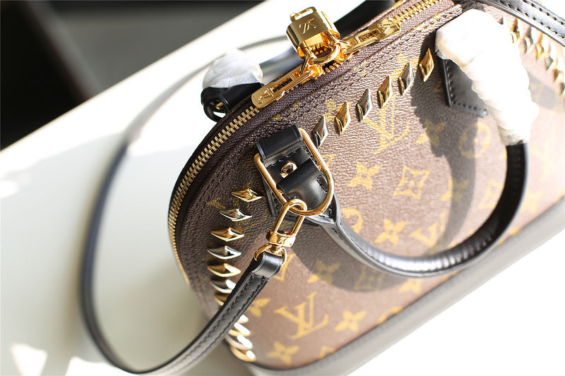 I W Fashion Lu-Vi bags - 8265