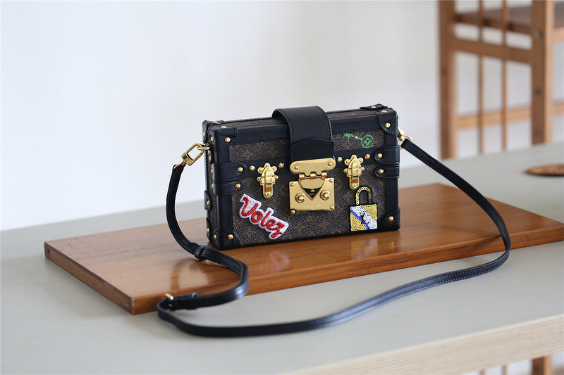I W Fashion Lu-Vi bags - 8215