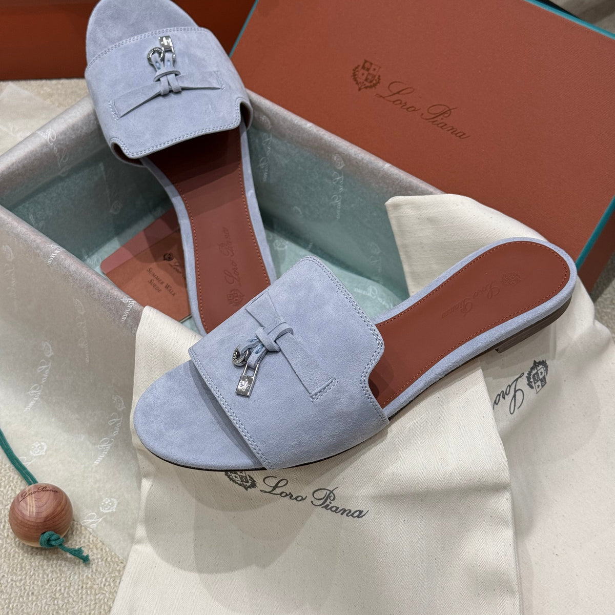 LORO P SUMMER CHARM SLIPPER